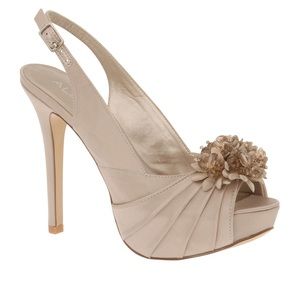 Aldo Champagne Satin peep toe platform Sz 8